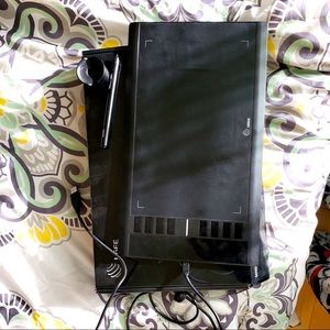 Ugee Graphics Tablet (M708)